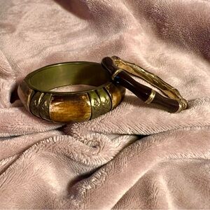 VINTAGE Brown and Brassy Gold Wood, Metal, and Enamel Chunky Bohemian Bangle Set